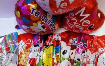 ReyesFiesta_GloboAmorAmistad17in