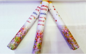 ReyesFiesta_CañonPelotasBlancasUnicel